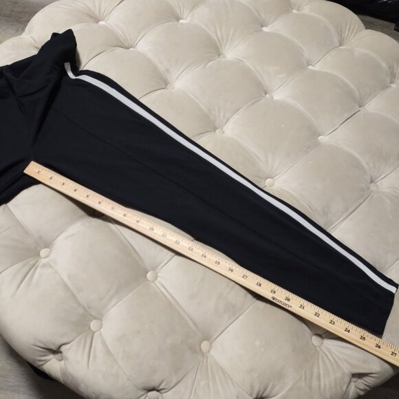 Athleta Sz M Metro Ankle Legging Athletic Retro Side Stripe Back Media ZipPocket - Picture 11 of 13